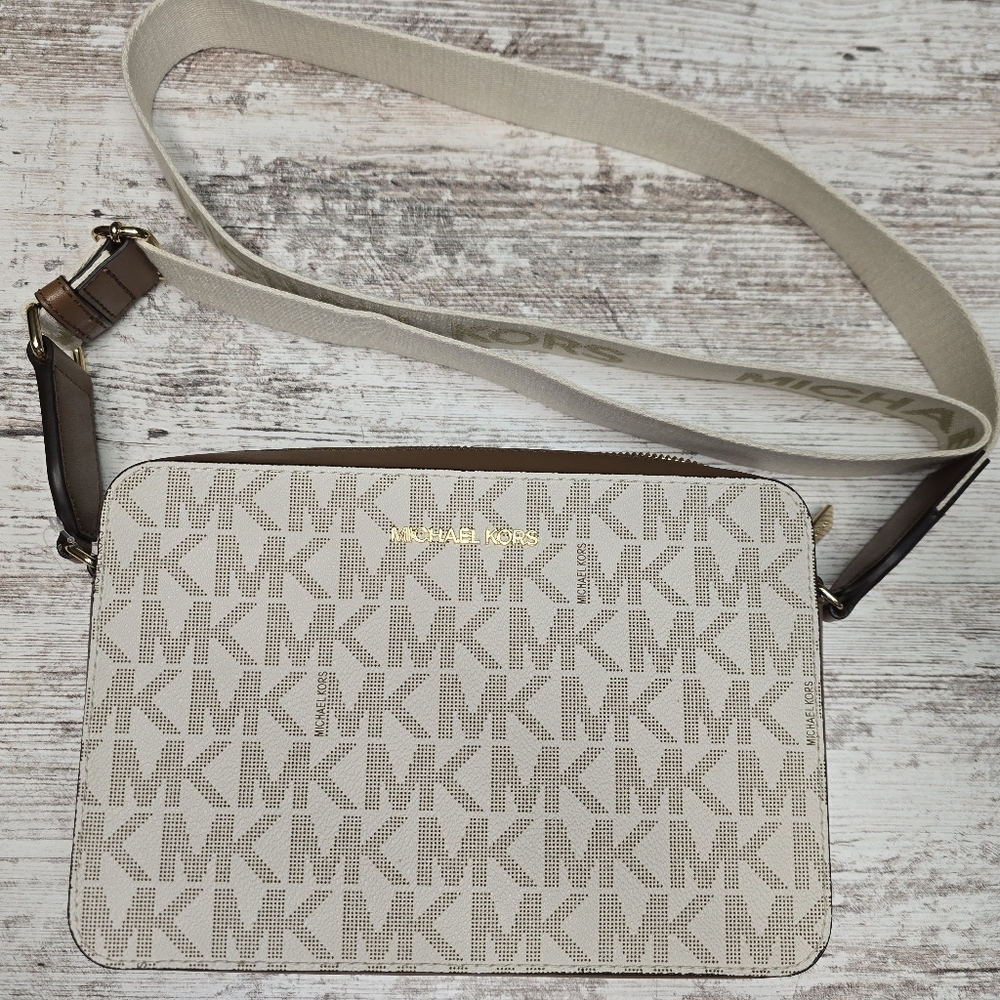 Michael Kors Jet Set Crossbody Purse with Logo Strap NWT